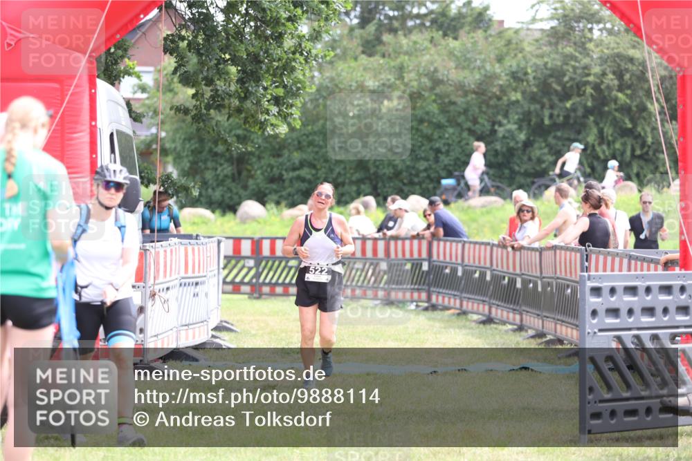 21.06.2026 - 29. Vierlanden-Triathlon Andreas Tolksdorf http://msf.ph/oto/9888114 21.06.2026 11:40:23 Ziel 522, 522 meine-sportfotos.de