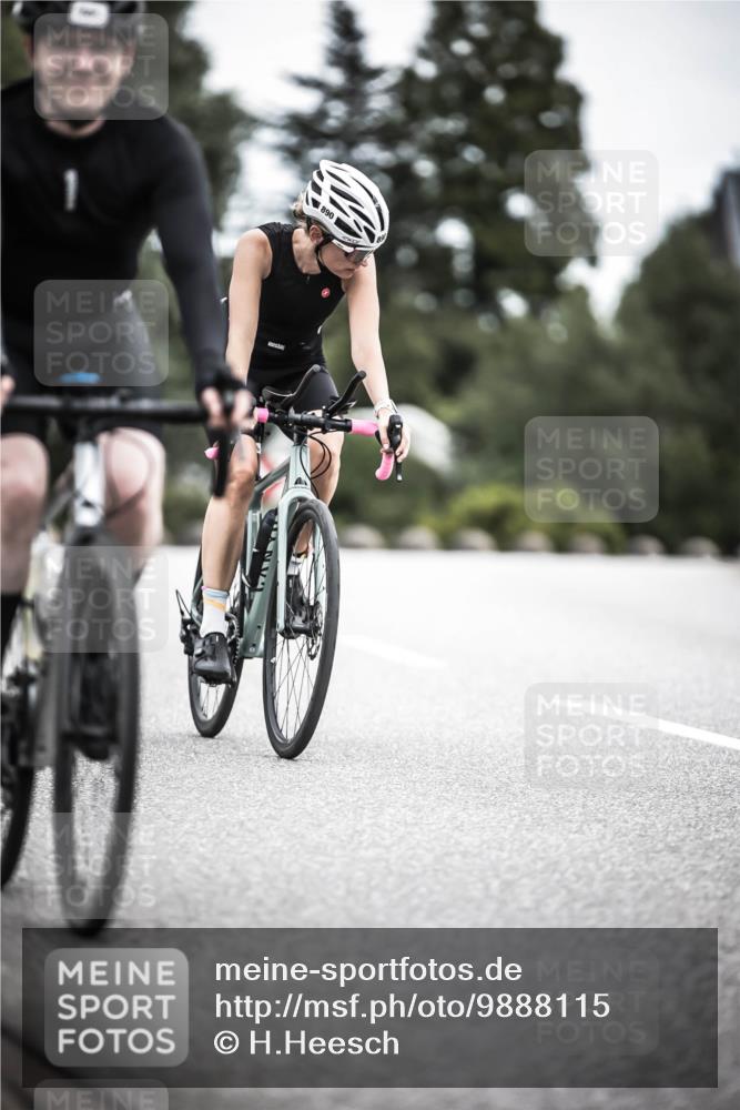 21.06.2026 - 29. Vierlanden-Triathlon H.Heesch http://msf.ph/oto/9888115 21.06.2026 12:14:07 Radfahren 651, 741, 890 meine-sportfotos.de