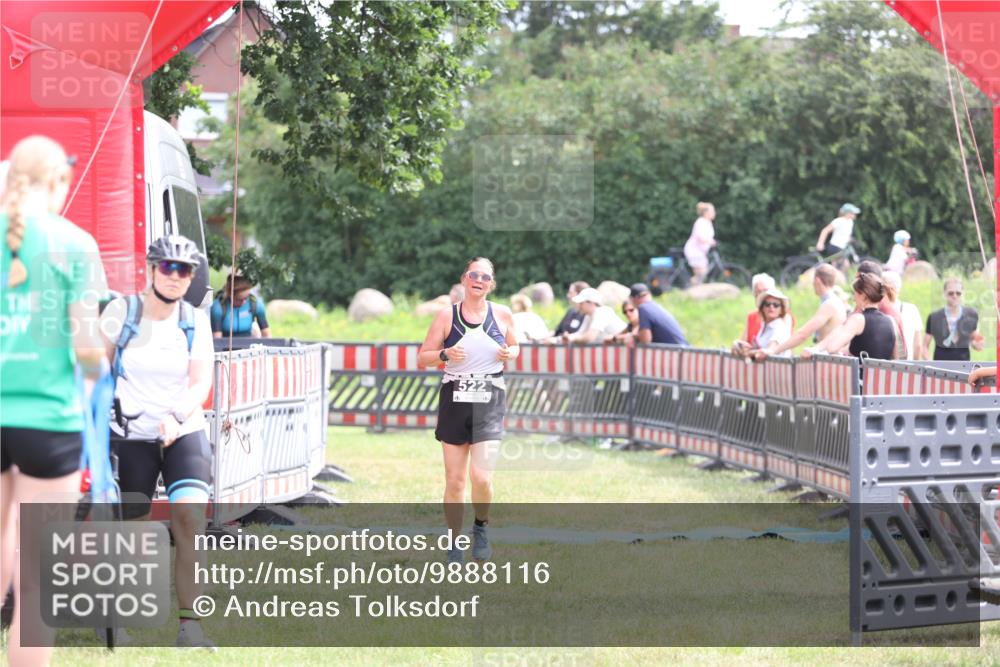 21.06.2026 - 29. Vierlanden-Triathlon Andreas Tolksdorf http://msf.ph/oto/9888116 21.06.2026 11:40:23 Ziel 522, 522 meine-sportfotos.de