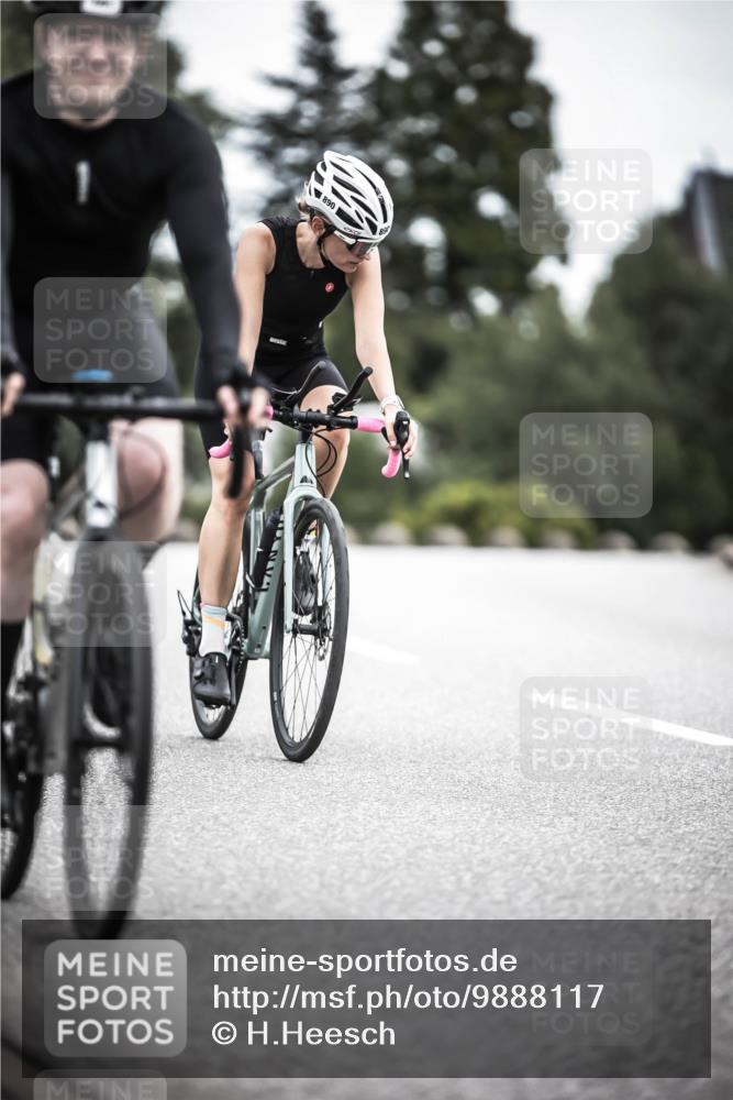 21.06.2026 - 29. Vierlanden-Triathlon H.Heesch http://msf.ph/oto/9888117 21.06.2026 12:14:07 Radfahren 651, 741, 890 meine-sportfotos.de