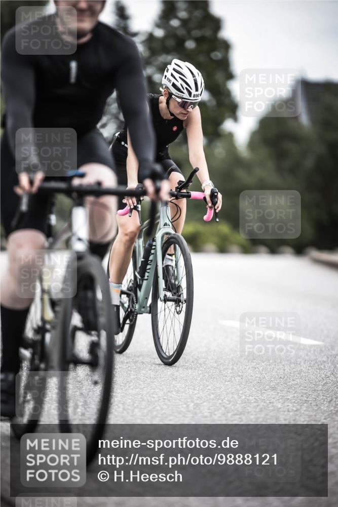 21.06.2026 - 29. Vierlanden-Triathlon H.Heesch http://msf.ph/oto/9888121 21.06.2026 12:14:07 Radfahren 651, 741, 890 meine-sportfotos.de