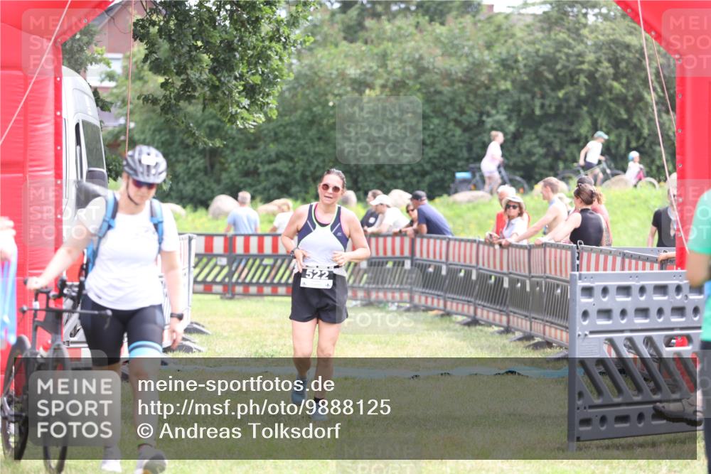 21.06.2026 - 29. Vierlanden-Triathlon Andreas Tolksdorf http://msf.ph/oto/9888125 21.06.2026 11:40:24 Ziel 522, 522 meine-sportfotos.de