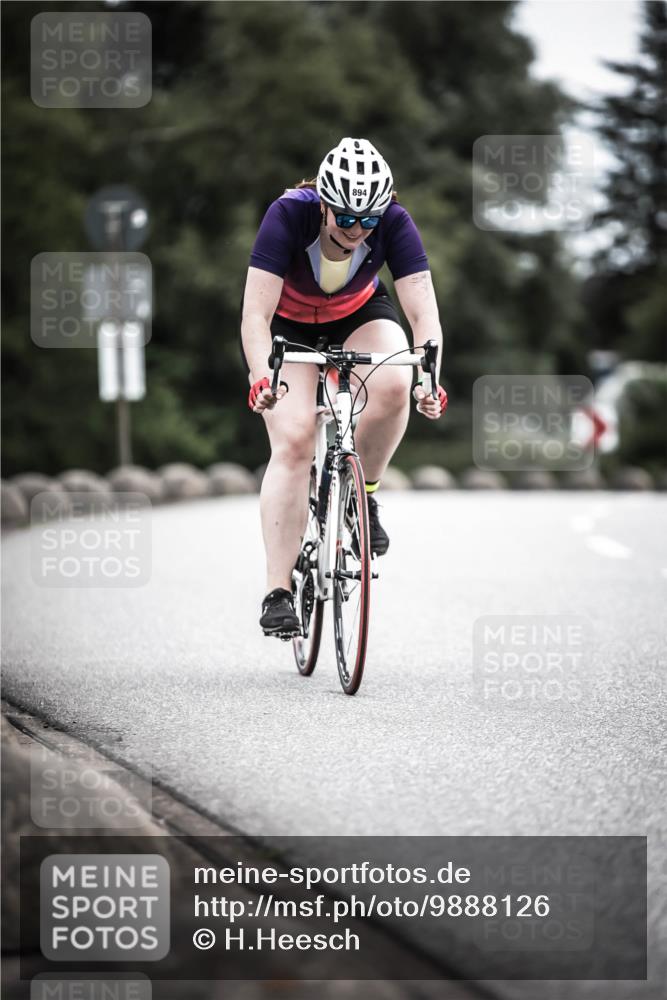 21.06.2026 - 29. Vierlanden-Triathlon H.Heesch http://msf.ph/oto/9888126 21.06.2026 12:14:36 Radfahren 713, 894 meine-sportfotos.de