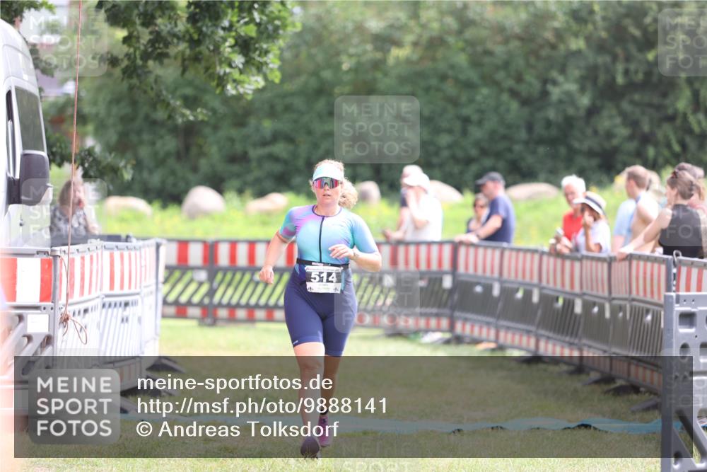 21.06.2026 - 29. Vierlanden-Triathlon Andreas Tolksdorf http://msf.ph/oto/9888141 21.06.2026 11:40:51 Ziel 514, 514 meine-sportfotos.de