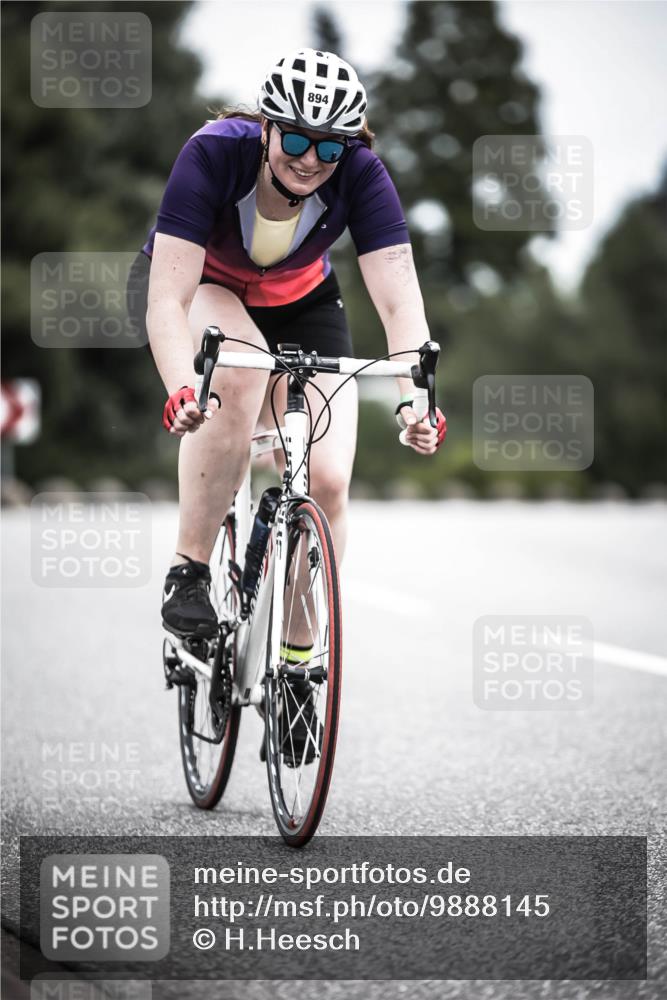 21.06.2026 - 29. Vierlanden-Triathlon H.Heesch http://msf.ph/oto/9888145 21.06.2026 12:14:36 Radfahren 713, 894 meine-sportfotos.de