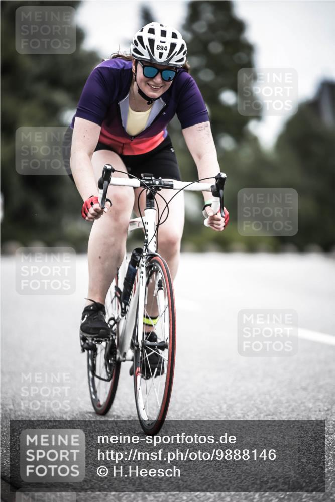 21.06.2026 - 29. Vierlanden-Triathlon H.Heesch http://msf.ph/oto/9888146 21.06.2026 12:14:36 Radfahren 713, 894 meine-sportfotos.de