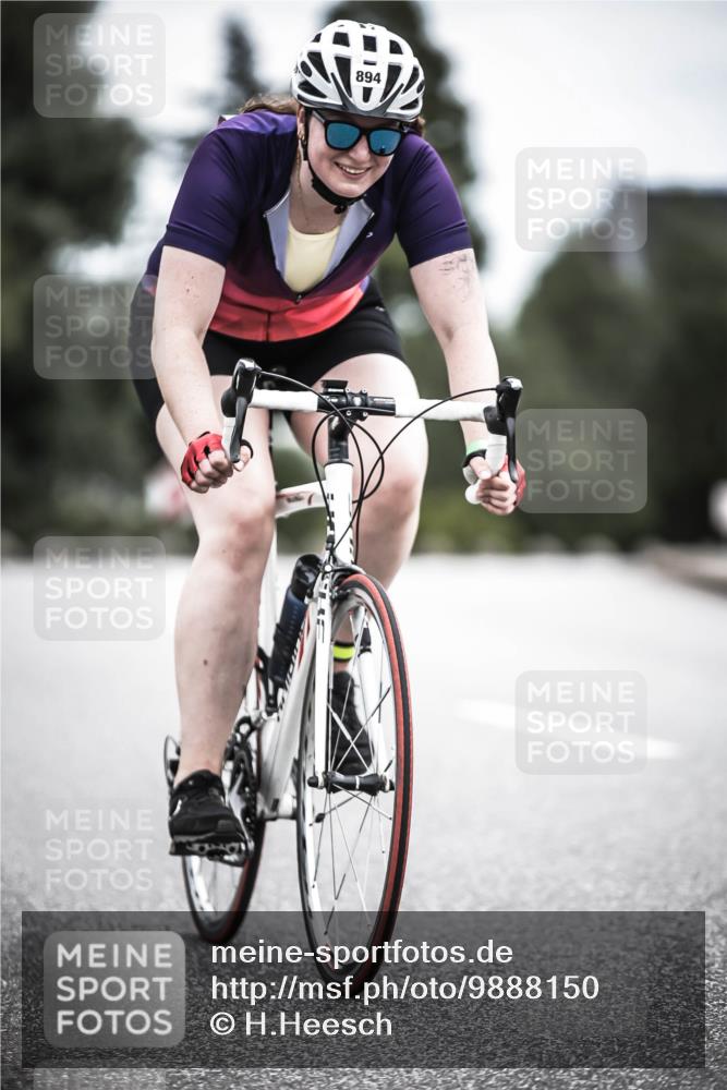 21.06.2026 - 29. Vierlanden-Triathlon H.Heesch http://msf.ph/oto/9888150 21.06.2026 12:14:36 Radfahren 713, 894 meine-sportfotos.de