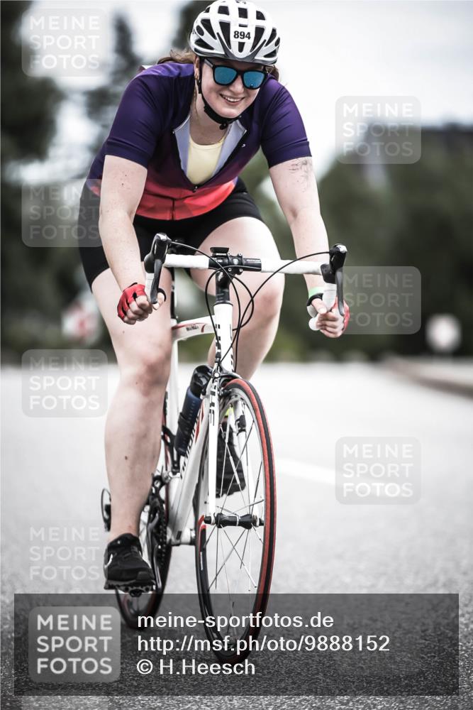 21.06.2026 - 29. Vierlanden-Triathlon H.Heesch http://msf.ph/oto/9888152 21.06.2026 12:14:37 Radfahren 713, 894 meine-sportfotos.de