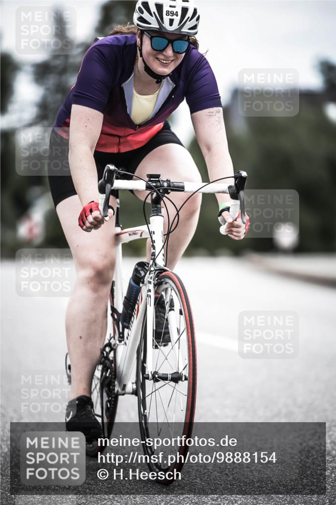 21.06.2026 - 29. Vierlanden-Triathlon H.Heesch http://msf.ph/oto/9888154 21.06.2026 12:14:37 Radfahren 713, 894 meine-sportfotos.de