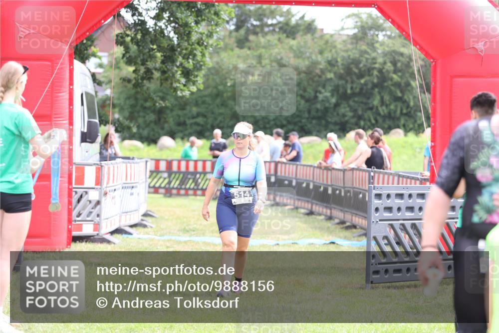 21.06.2026 - 29. Vierlanden-Triathlon Andreas Tolksdorf http://msf.ph/oto/9888156 21.06.2026 11:40:55 Ziel 514, 514 meine-sportfotos.de