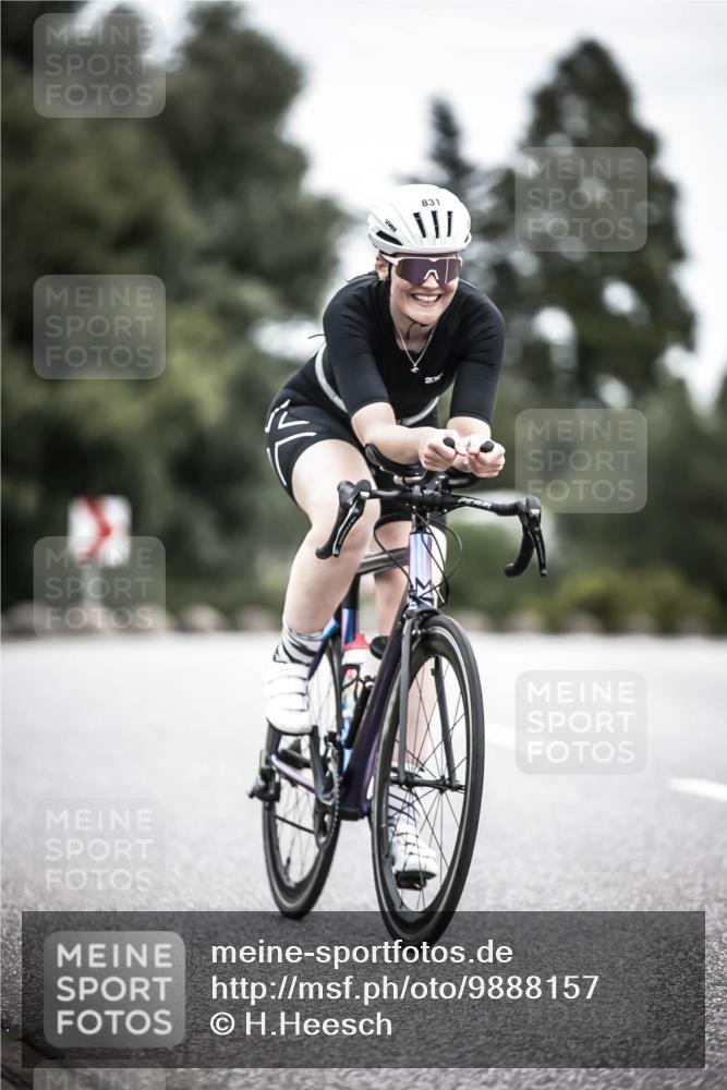 21.06.2026 - 29. Vierlanden-Triathlon H.Heesch http://msf.ph/oto/9888157 21.06.2026 12:15:06 Radfahren 736, 831 meine-sportfotos.de