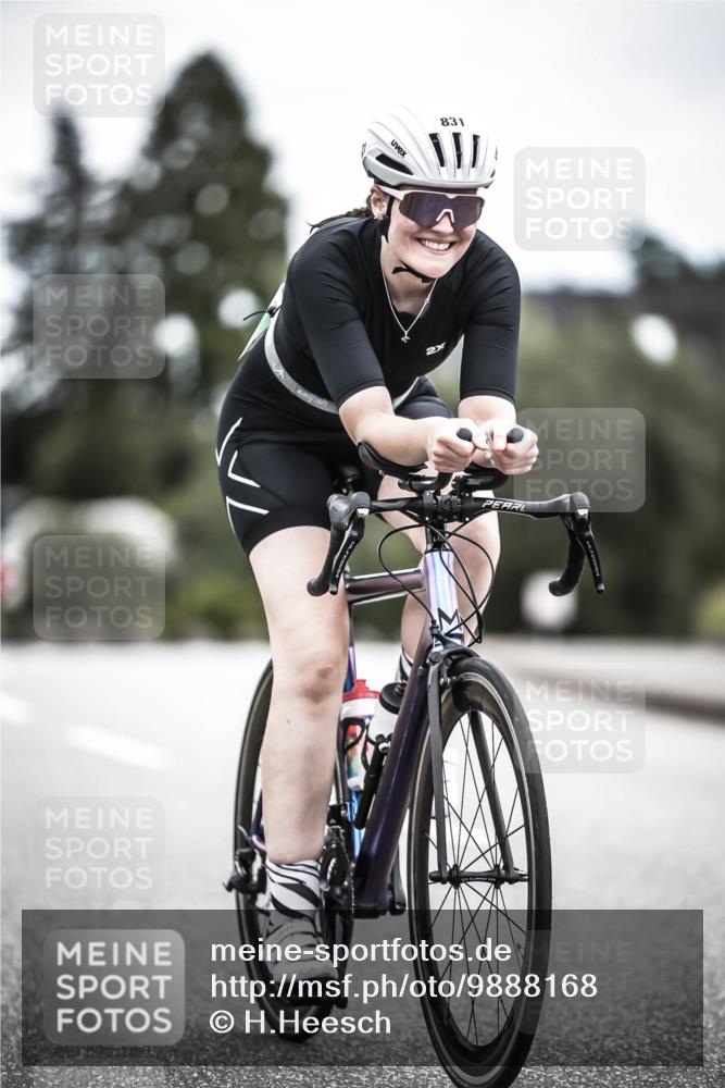 21.06.2026 - 29. Vierlanden-Triathlon H.Heesch http://msf.ph/oto/9888168 21.06.2026 12:15:06 Radfahren 736, 831 meine-sportfotos.de
