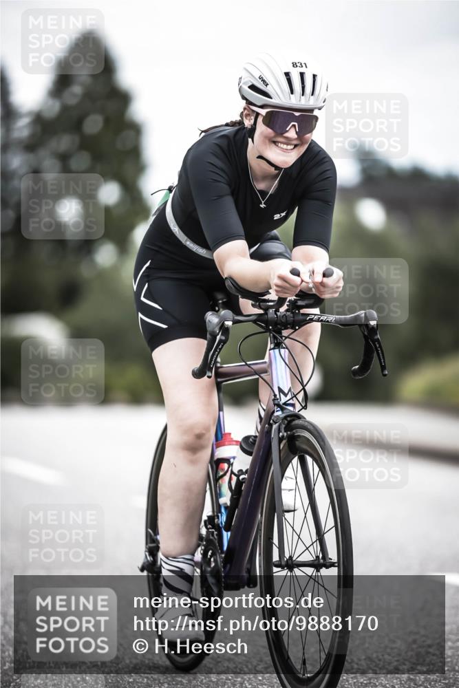 21.06.2026 - 29. Vierlanden-Triathlon H.Heesch http://msf.ph/oto/9888170 21.06.2026 12:15:06 Radfahren 736, 831 meine-sportfotos.de