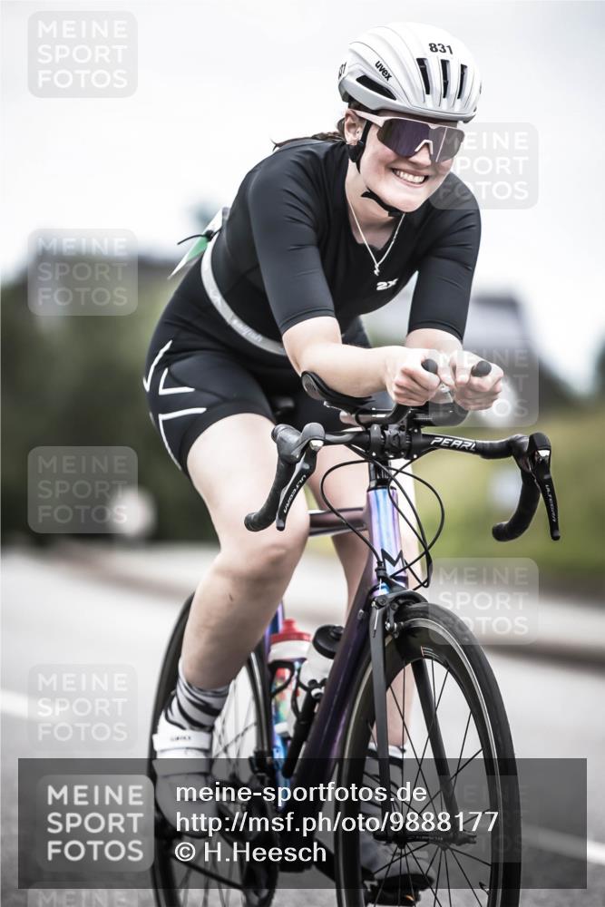 21.06.2026 - 29. Vierlanden-Triathlon H.Heesch http://msf.ph/oto/9888177 21.06.2026 12:15:06 Radfahren 736, 831 meine-sportfotos.de
