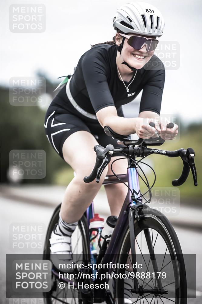21.06.2026 - 29. Vierlanden-Triathlon H.Heesch http://msf.ph/oto/9888179 21.06.2026 12:15:06 Radfahren 736, 831 meine-sportfotos.de
