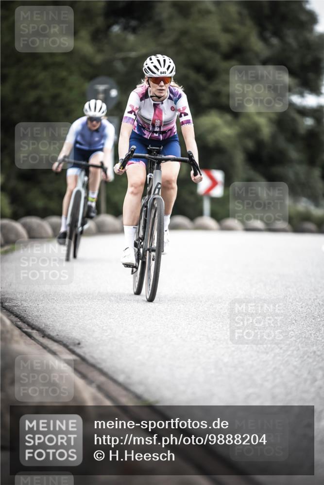 21.06.2026 - 29. Vierlanden-Triathlon H.Heesch http://msf.ph/oto/9888204 21.06.2026 12:15:32 Radfahren 842, 849, 874 meine-sportfotos.de