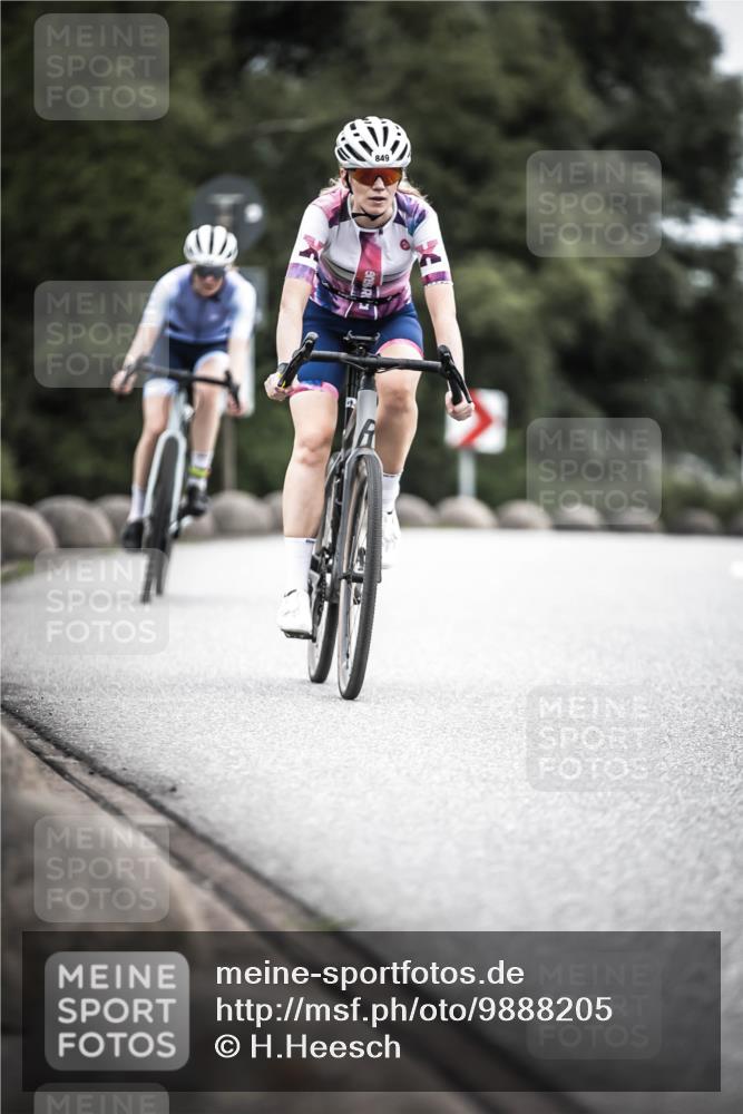 21.06.2026 - 29. Vierlanden-Triathlon H.Heesch http://msf.ph/oto/9888205 21.06.2026 12:15:32 Radfahren 842, 849, 874 meine-sportfotos.de
