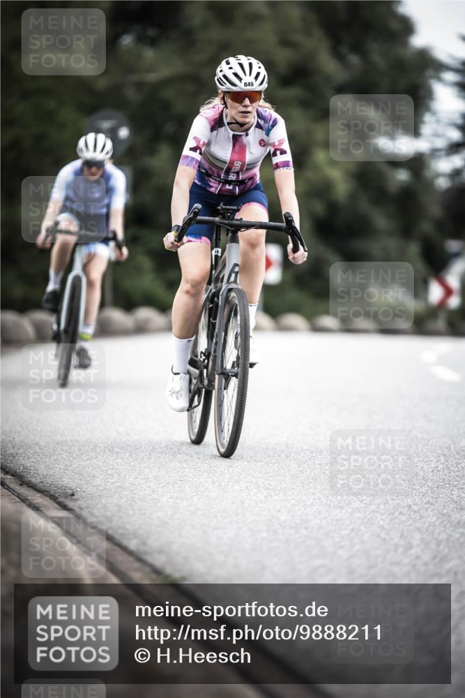 21.06.2026 - 29. Vierlanden-Triathlon H.Heesch http://msf.ph/oto/9888211 21.06.2026 12:15:32 Radfahren 842, 849, 874 meine-sportfotos.de