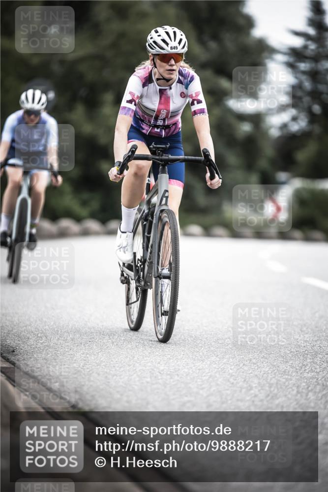 21.06.2026 - 29. Vierlanden-Triathlon H.Heesch http://msf.ph/oto/9888217 21.06.2026 12:15:32 Radfahren 842, 849, 874 meine-sportfotos.de