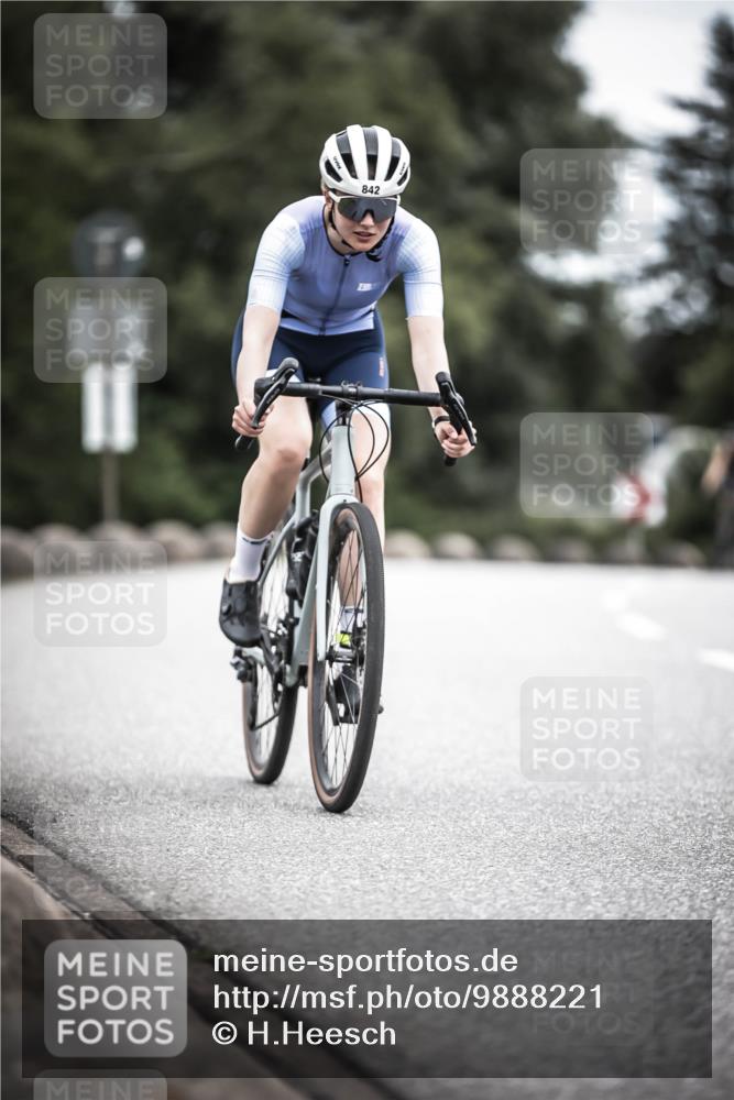 21.06.2026 - 29. Vierlanden-Triathlon H.Heesch http://msf.ph/oto/9888221 21.06.2026 12:15:33 Radfahren 842, 849, 874 meine-sportfotos.de
