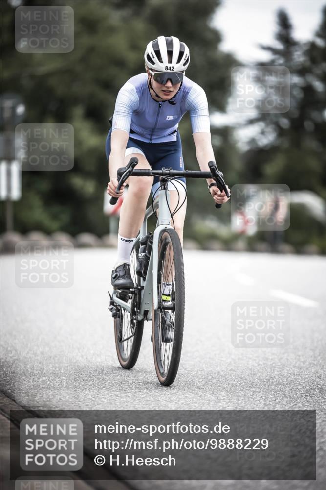 21.06.2026 - 29. Vierlanden-Triathlon H.Heesch http://msf.ph/oto/9888229 21.06.2026 12:15:33 Radfahren 842, 849, 874 meine-sportfotos.de