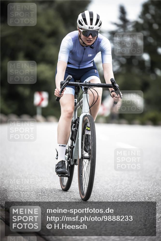 21.06.2026 - 29. Vierlanden-Triathlon H.Heesch http://msf.ph/oto/9888233 21.06.2026 12:15:34 Radfahren 842, 849, 874 meine-sportfotos.de