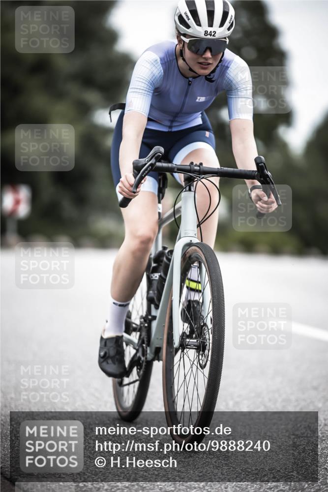 21.06.2026 - 29. Vierlanden-Triathlon H.Heesch http://msf.ph/oto/9888240 21.06.2026 12:15:34 Radfahren 842, 849, 874 meine-sportfotos.de