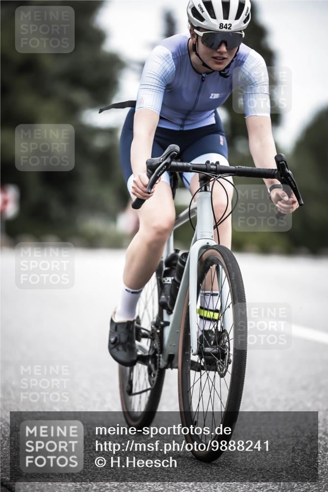 21.06.2026 - 29. Vierlanden-Triathlon H.Heesch http://msf.ph/oto/9888241 21.06.2026 12:15:34 Radfahren 842, 849, 874 meine-sportfotos.de