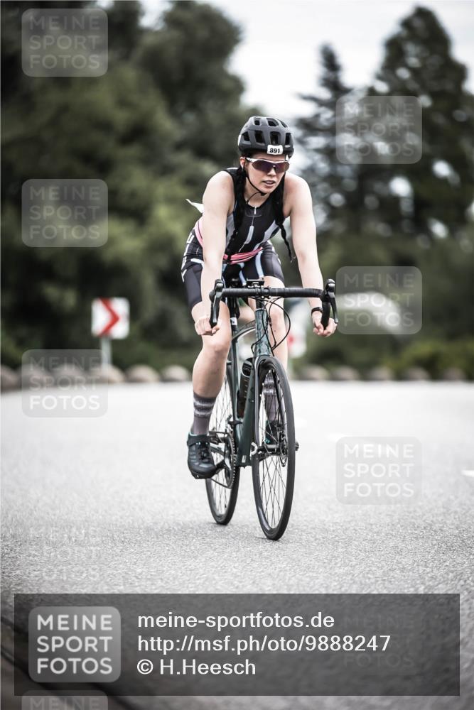 21.06.2026 - 29. Vierlanden-Triathlon H.Heesch http://msf.ph/oto/9888247 21.06.2026 12:15:41 Radfahren 891, 930 meine-sportfotos.de