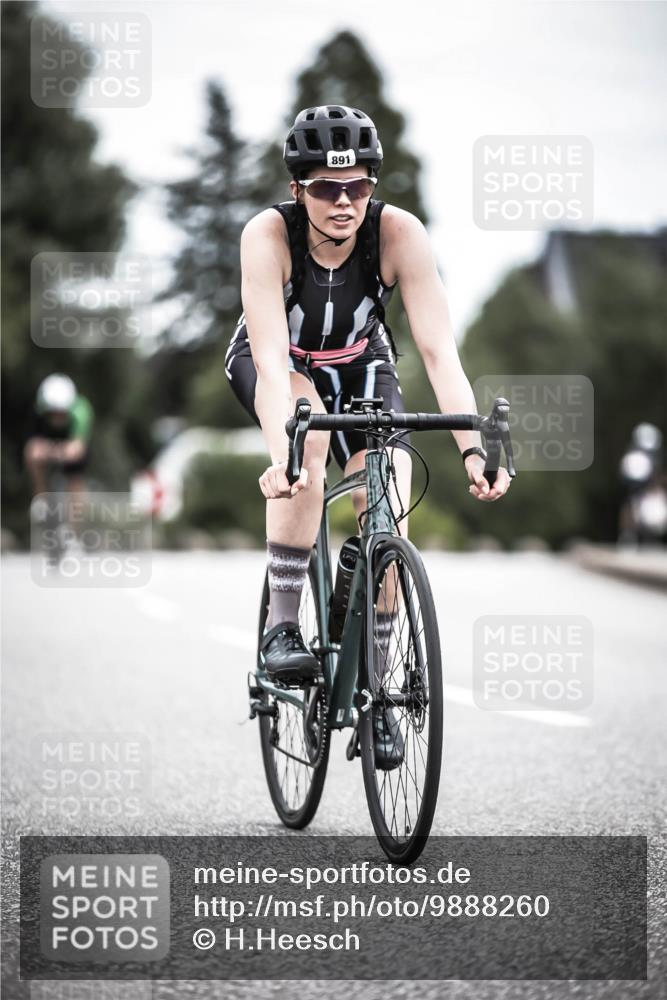21.06.2026 - 29. Vierlanden-Triathlon H.Heesch http://msf.ph/oto/9888260 21.06.2026 12:15:41 Radfahren 891, 930 meine-sportfotos.de