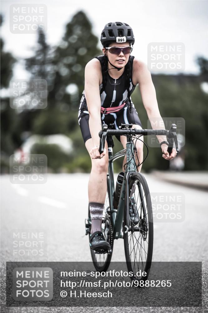 21.06.2026 - 29. Vierlanden-Triathlon H.Heesch http://msf.ph/oto/9888265 21.06.2026 12:15:42 Radfahren 891, 930 meine-sportfotos.de