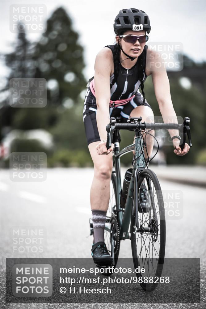 21.06.2026 - 29. Vierlanden-Triathlon H.Heesch http://msf.ph/oto/9888268 21.06.2026 12:15:42 Radfahren 891, 930 meine-sportfotos.de