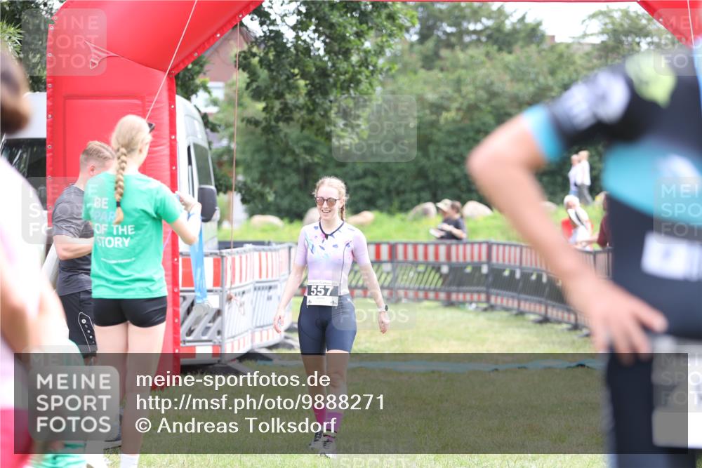 21.06.2026 - 29. Vierlanden-Triathlon Andreas Tolksdorf http://msf.ph/oto/9888271 21.06.2026 11:41:37 Ziel 205, 557, 563, 590, 205, 557, 563, 590 meine-sportfotos.de