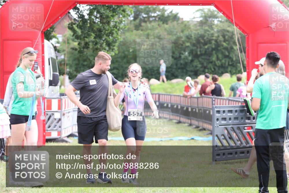 21.06.2026 - 29. Vierlanden-Triathlon Andreas Tolksdorf http://msf.ph/oto/9888286 21.06.2026 11:41:43 Ziel 205, 563, 590, 205, 563, 590 meine-sportfotos.de