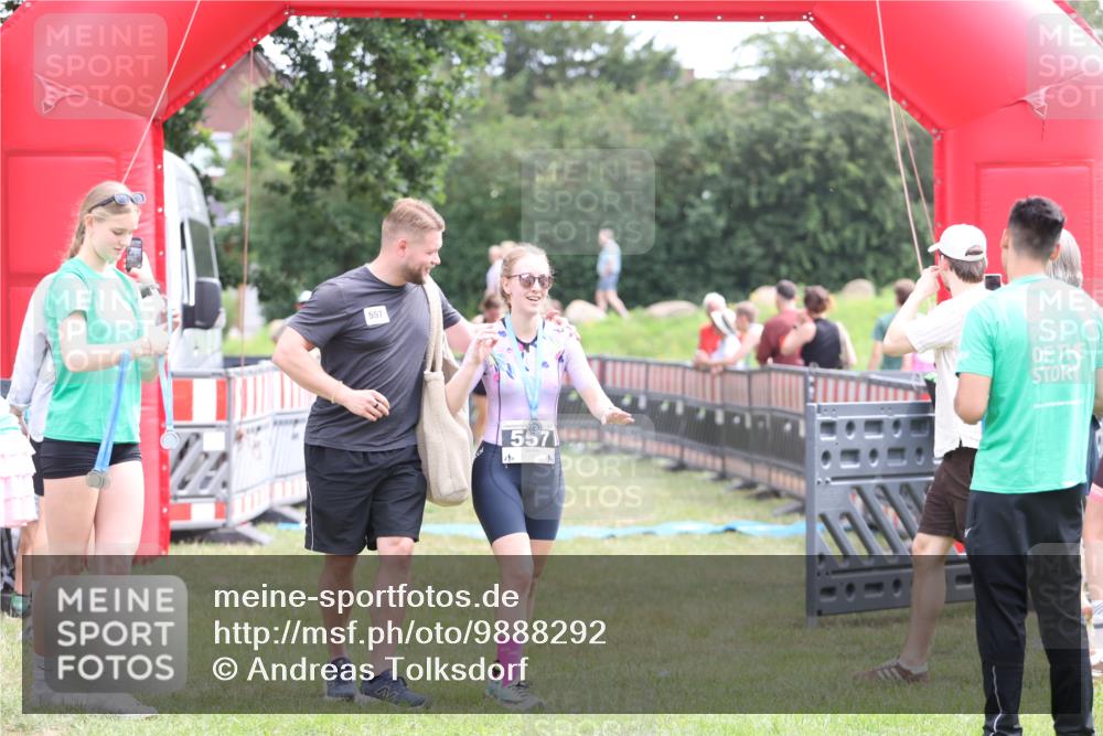 21.06.2026 - 29. Vierlanden-Triathlon Andreas Tolksdorf http://msf.ph/oto/9888292 21.06.2026 11:41:43 Ziel 205, 563, 590, 205, 563, 590 meine-sportfotos.de