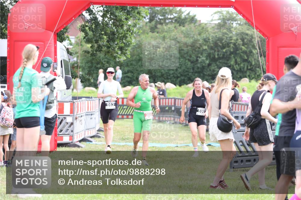 21.06.2026 - 29. Vierlanden-Triathlon Andreas Tolksdorf http://msf.ph/oto/9888298 21.06.2026 11:41:48 Ziel 205, 563, 590, 205, 563, 590 meine-sportfotos.de