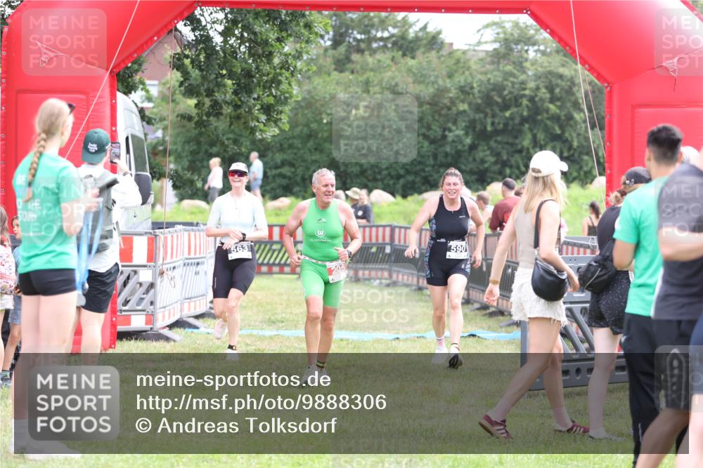 21.06.2026 - 29. Vierlanden-Triathlon Andreas Tolksdorf http://msf.ph/oto/9888306 21.06.2026 11:41:48 Ziel 205, 563, 590, 205, 563, 590 meine-sportfotos.de