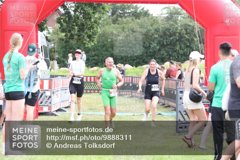 21.06.2026 - 29. Vierlanden-Triathlon Andreas Tolksdorf http://msf.ph/oto/9888311 21.06.2026 11:41:48 Ziel 205, 563, 590, 205, 563, 590 meine-sportfotos.de