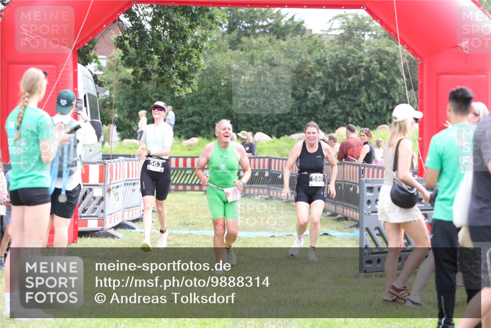 21.06.2026 - 29. Vierlanden-Triathlon Andreas Tolksdorf http://msf.ph/oto/9888314 21.06.2026 11:41:48 Ziel 205, 563, 590, 205, 563, 590 meine-sportfotos.de