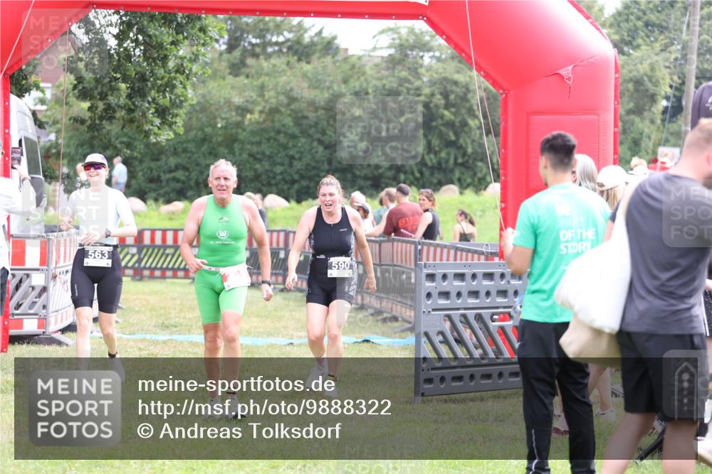 21.06.2026 - 29. Vierlanden-Triathlon Andreas Tolksdorf http://msf.ph/oto/9888322 21.06.2026 11:41:49 Ziel 205, 563, 590, 205, 563, 590 meine-sportfotos.de