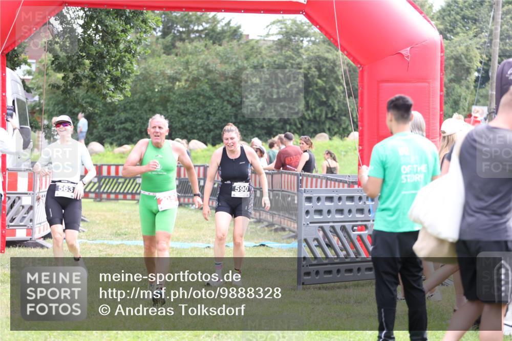 21.06.2026 - 29. Vierlanden-Triathlon Andreas Tolksdorf http://msf.ph/oto/9888328 21.06.2026 11:41:49 Ziel 205, 563, 590, 205, 563, 590 meine-sportfotos.de