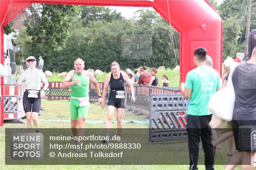 21.06.2026 - 29. Vierlanden-Triathlon Andreas Tolksdorf http://msf.ph/oto/9888330 21.06.2026 11:41:49 Ziel 205, 563, 590, 205, 563, 590 meine-sportfotos.de