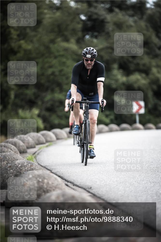 21.06.2026 - 29. Vierlanden-Triathlon H.Heesch http://msf.ph/oto/9888340 21.06.2026 12:15:55 Radfahren 818, 833, 852 meine-sportfotos.de