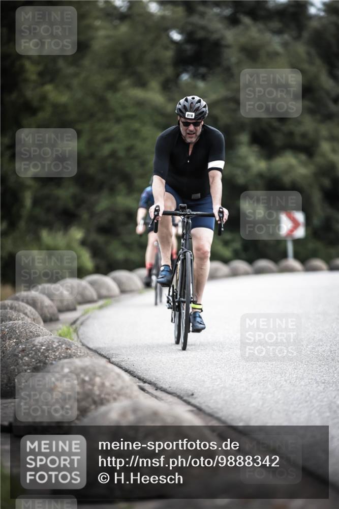 21.06.2026 - 29. Vierlanden-Triathlon H.Heesch http://msf.ph/oto/9888342 21.06.2026 12:15:55 Radfahren 818, 833, 852 meine-sportfotos.de