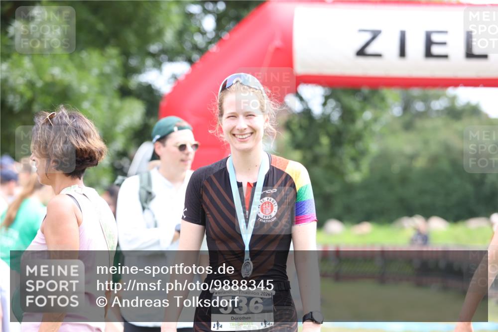 21.06.2026 - 29. Vierlanden-Triathlon Andreas Tolksdorf http://msf.ph/oto/9888345 21.06.2026 11:42:01 Ziel 478, 583, 478, 583 meine-sportfotos.de