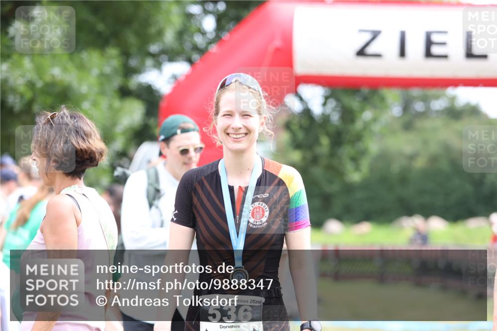 21.06.2026 - 29. Vierlanden-Triathlon Andreas Tolksdorf http://msf.ph/oto/9888347 21.06.2026 11:42:01 Ziel 478, 583, 478, 583 meine-sportfotos.de