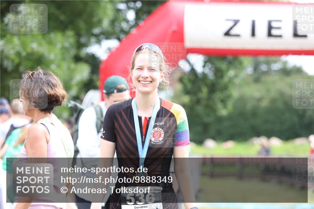 21.06.2026 - 29. Vierlanden-Triathlon Andreas Tolksdorf http://msf.ph/oto/9888349 21.06.2026 11:42:01 Ziel 478, 583, 478, 583 meine-sportfotos.de