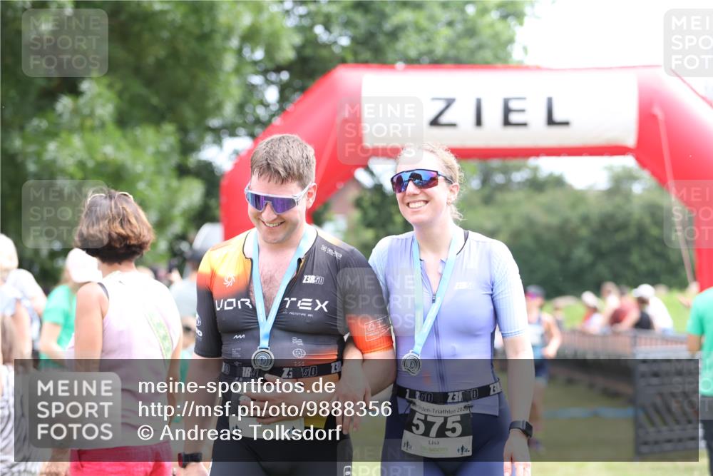 21.06.2026 - 29. Vierlanden-Triathlon Andreas Tolksdorf http://msf.ph/oto/9888356 21.06.2026 11:42:26 Ziel 484, 570, 579, 484, 570, 579 meine-sportfotos.de