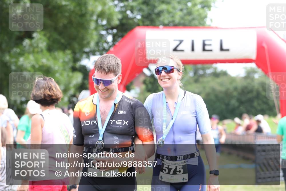 21.06.2026 - 29. Vierlanden-Triathlon Andreas Tolksdorf http://msf.ph/oto/9888357 21.06.2026 11:42:26 Ziel 484, 570, 579, 484, 570, 579 meine-sportfotos.de