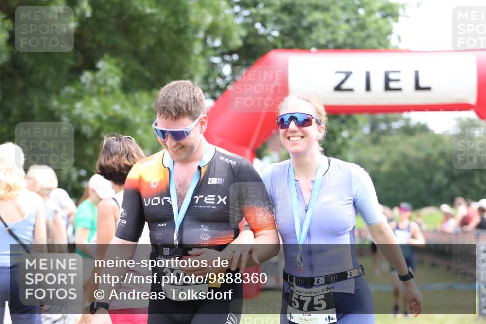21.06.2026 - 29. Vierlanden-Triathlon Andreas Tolksdorf http://msf.ph/oto/9888360 21.06.2026 11:42:26 Ziel 484, 570, 579, 484, 570, 579 meine-sportfotos.de